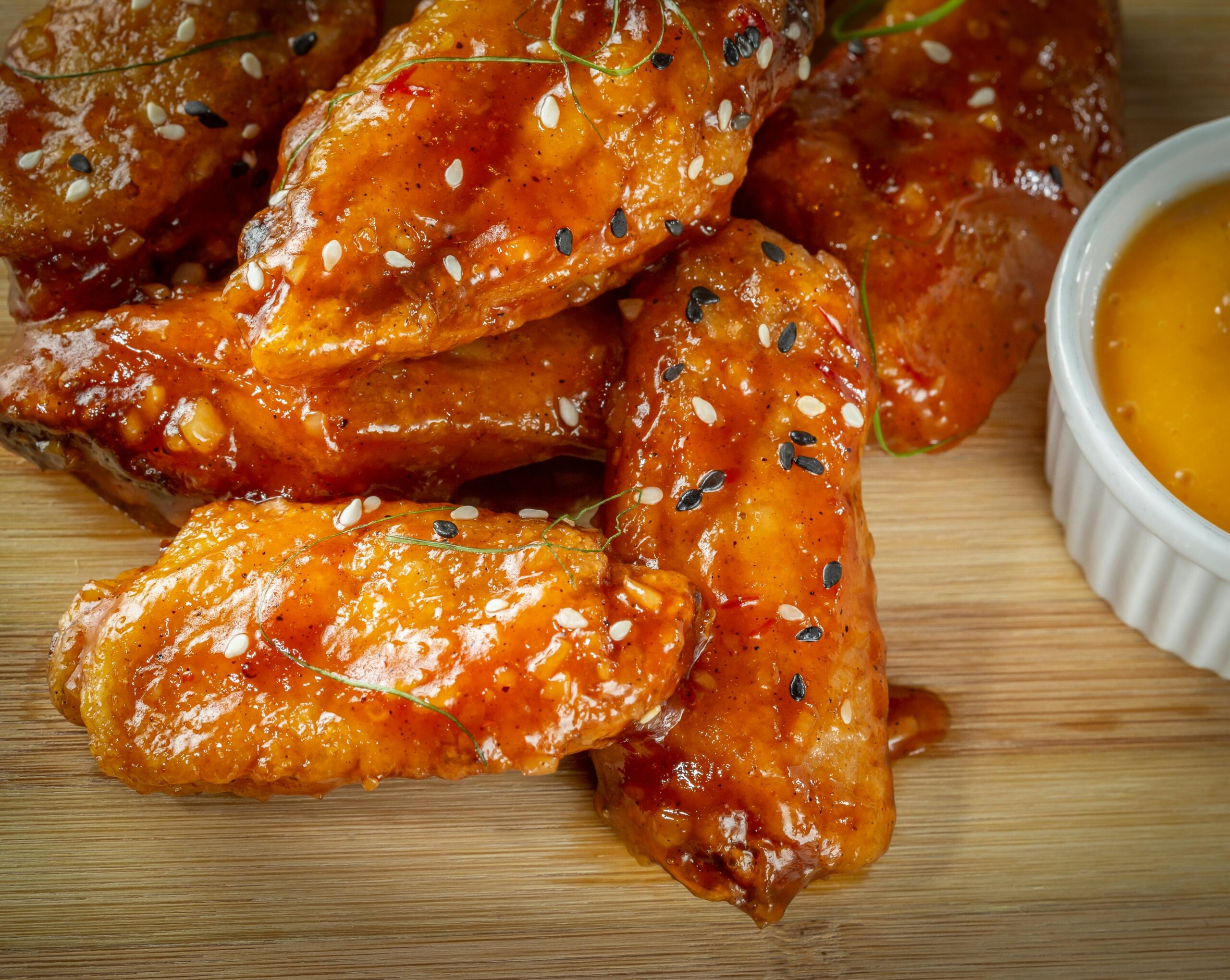 Buffalo chicken wings and dipping sauce