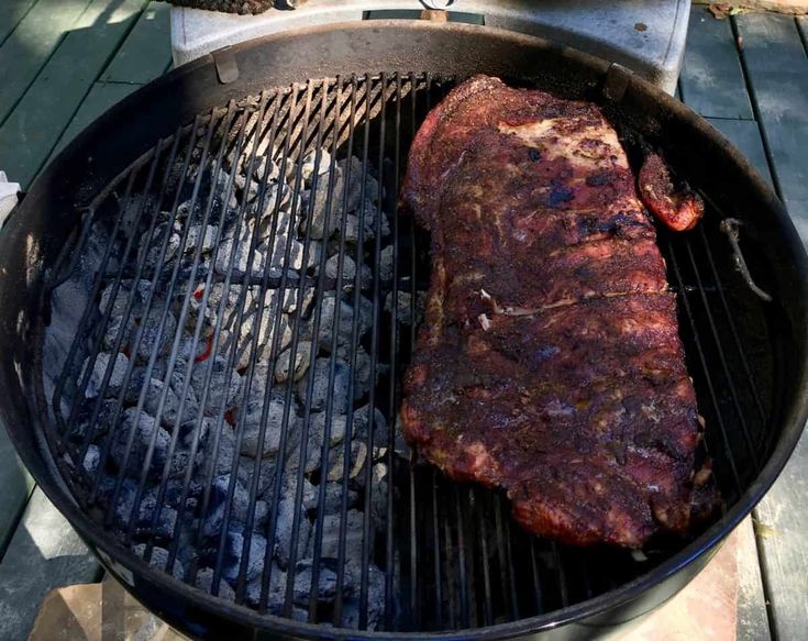 Snake method for charcoal BBQ